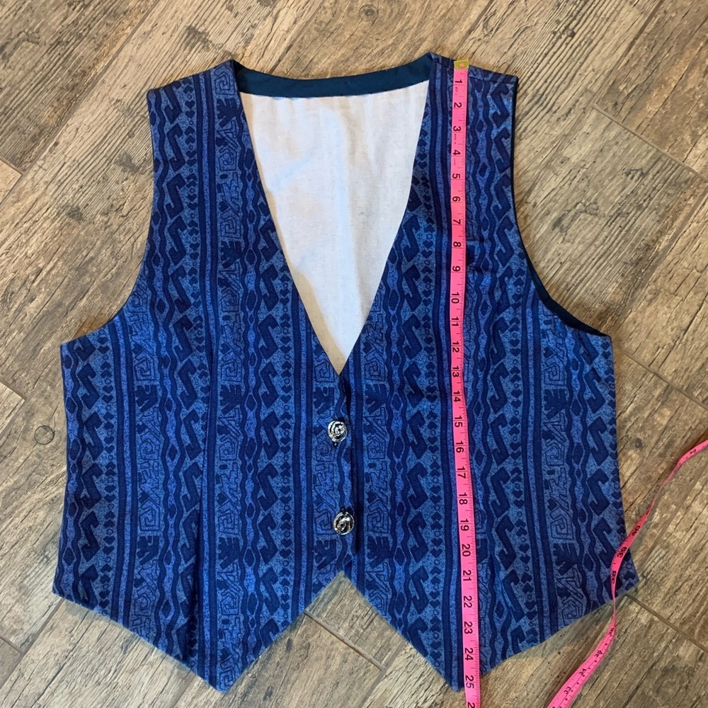 Vintage women’s blue Aztec print button down vest Preloved good condition - Picture 4 of 4